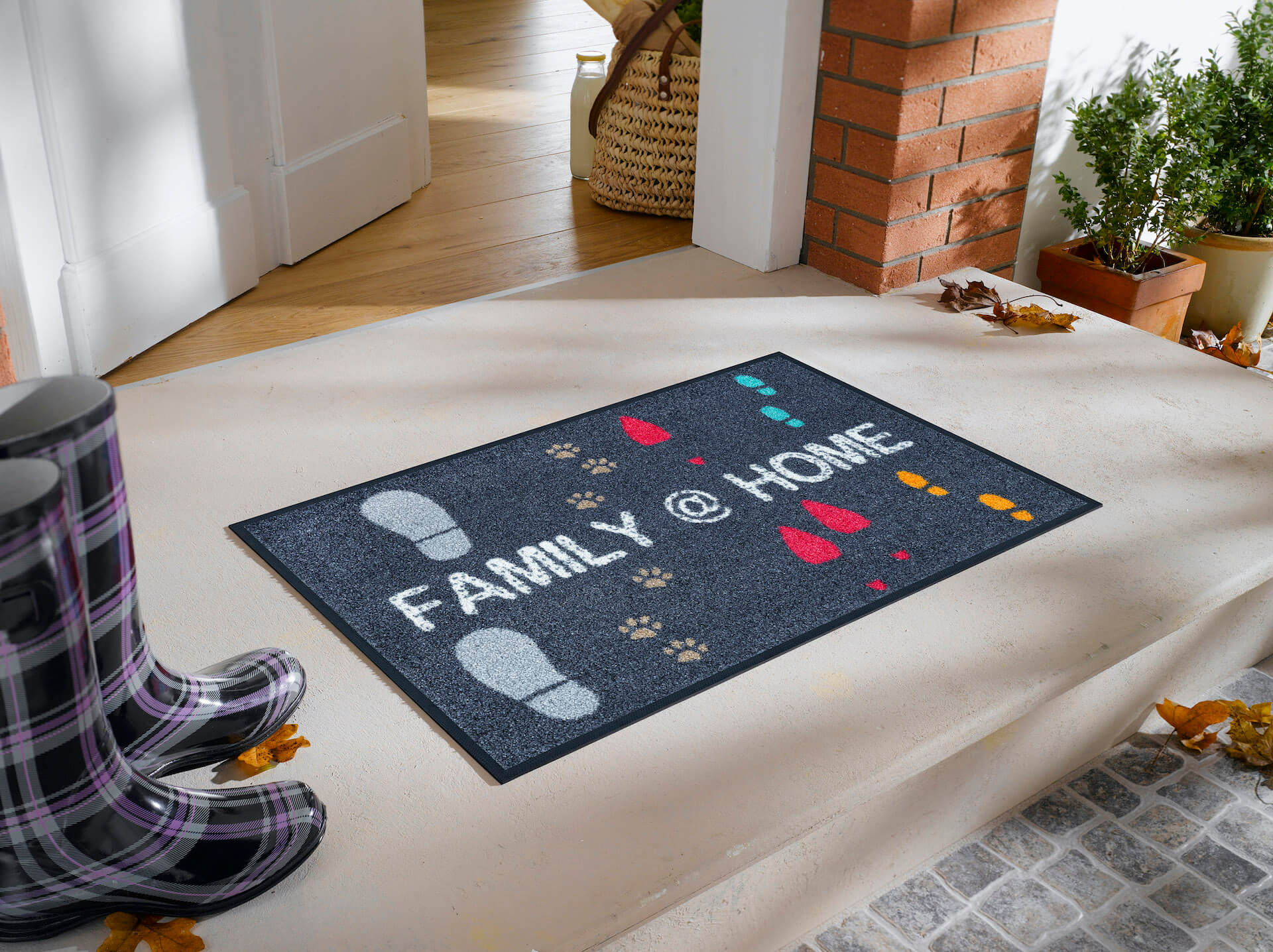 Fußmatte Family @ Home, Wash & Dry Design Enter & Exit, 050 x 075 cm, Milieubild