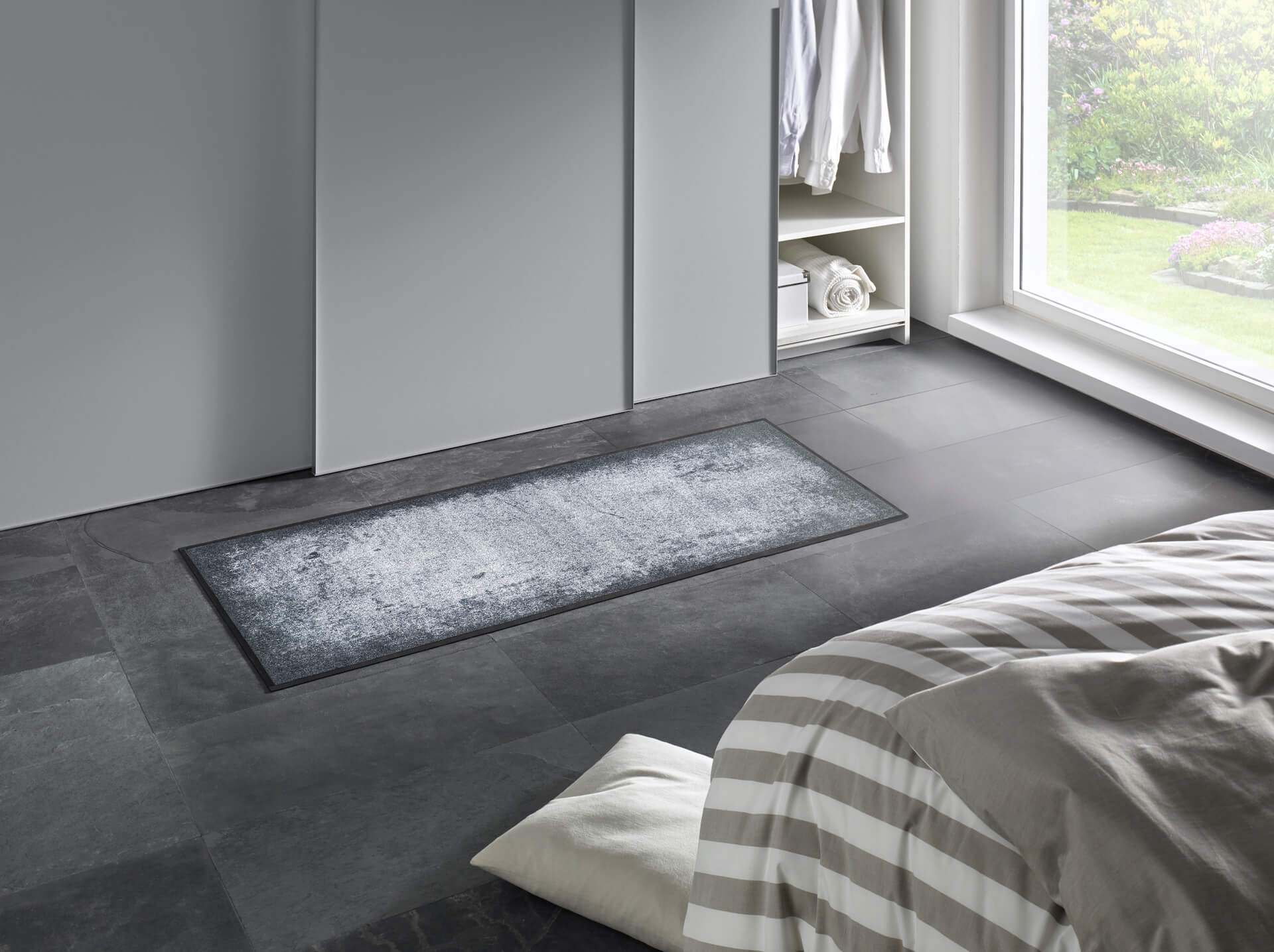 Sauberlaufmatte Shades of Grey, wash & dry Design, 60 x 140 cm, Interieurbild
