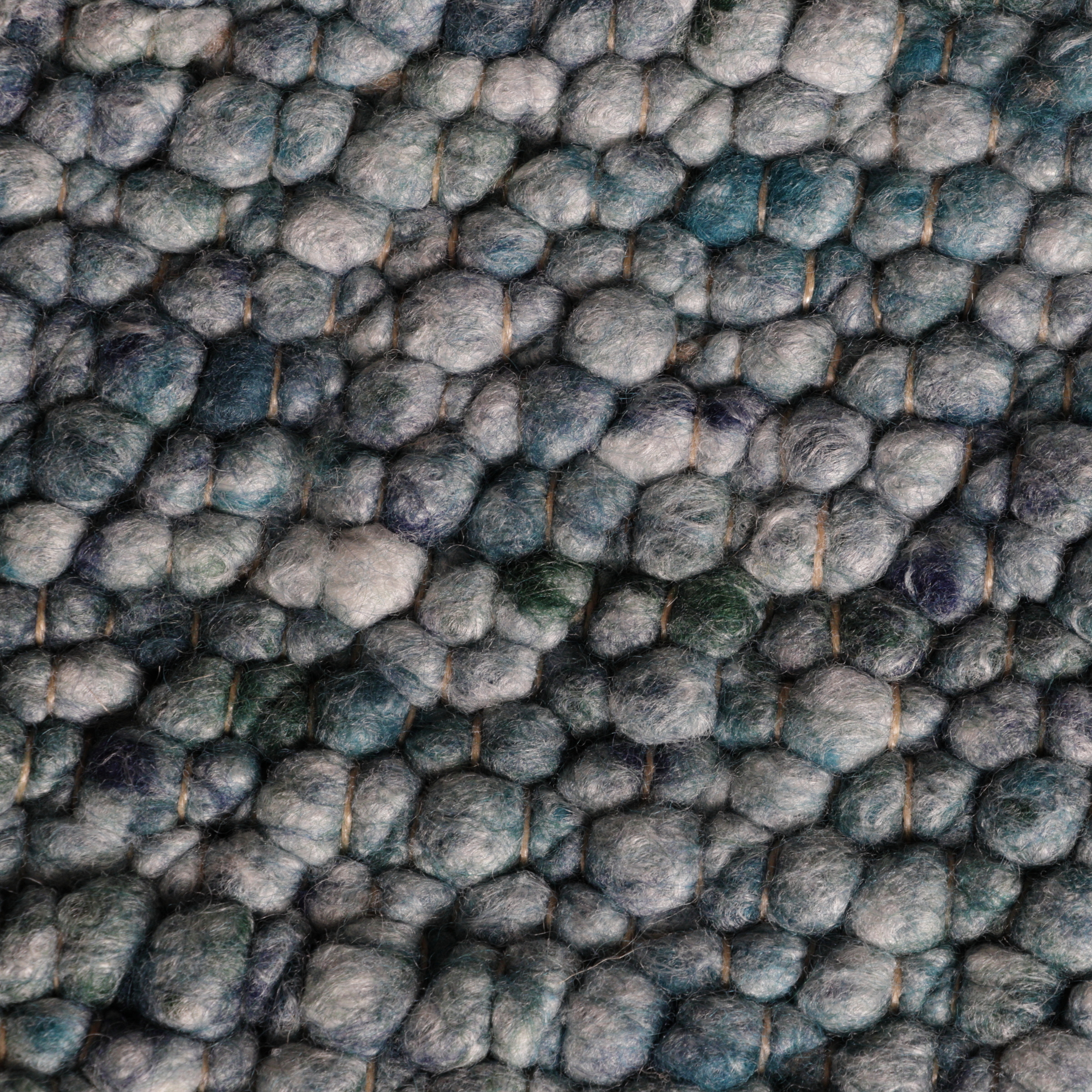 Handwebteppich Black Forest, 60 % Viskose 40 % Schurwolle, blau, Detailansicht