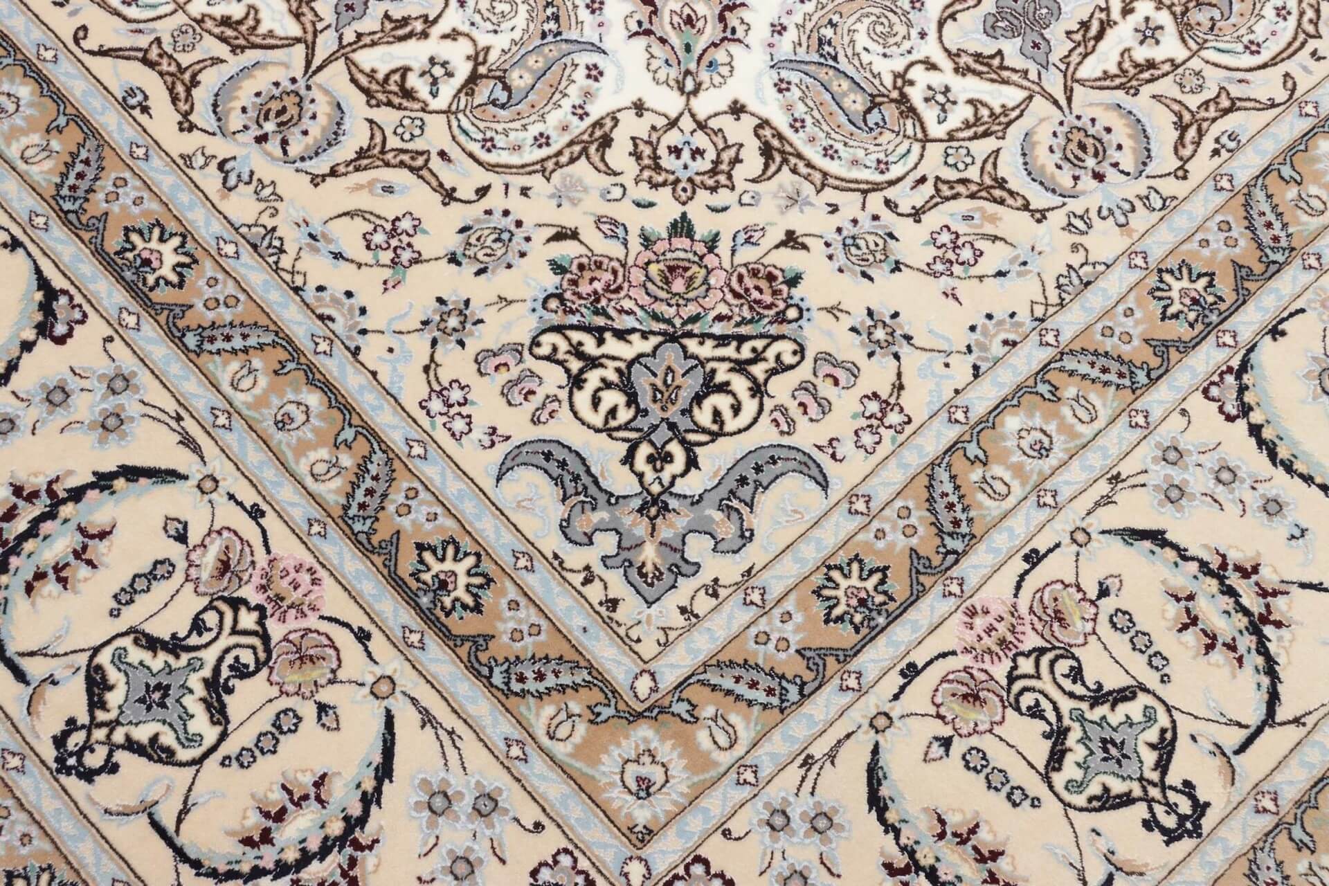 Nain Teppich 6 LA, handgeknüpft aus Schurwolle, Hauptfarbe Beige, 259 x 379 cm, Detailansicht