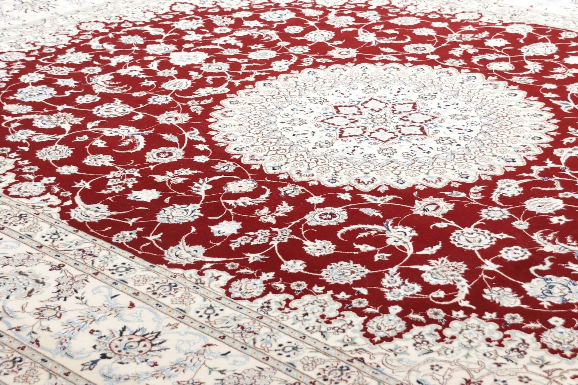 Nain Teppich Rot, sehr feine 6 LA Knüpfung, Schurwolle, 251 x 301 cm, 