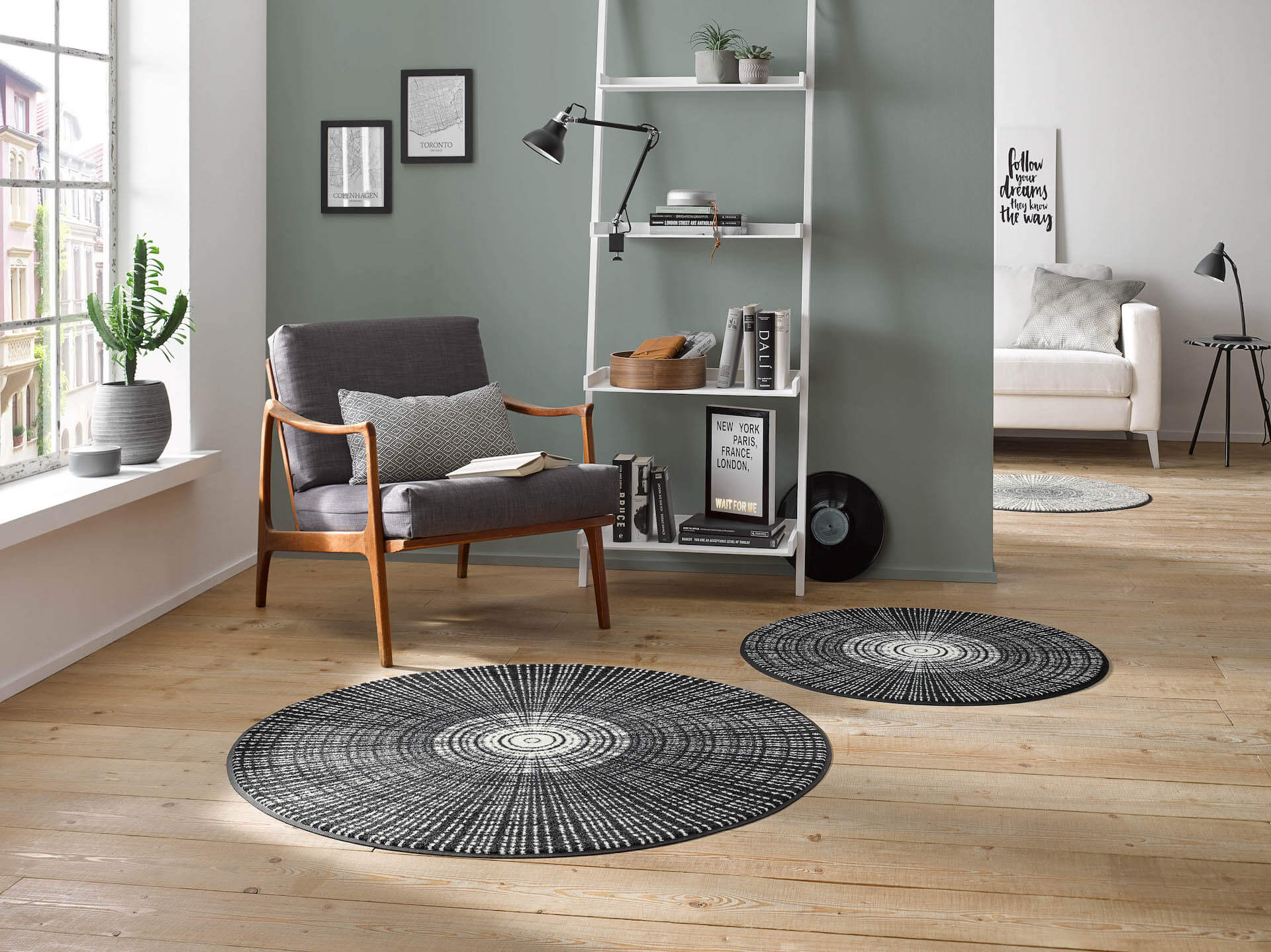 Fußmatte Cascara black, Wash & Dry Design, runde Sonderform, Interieurbild